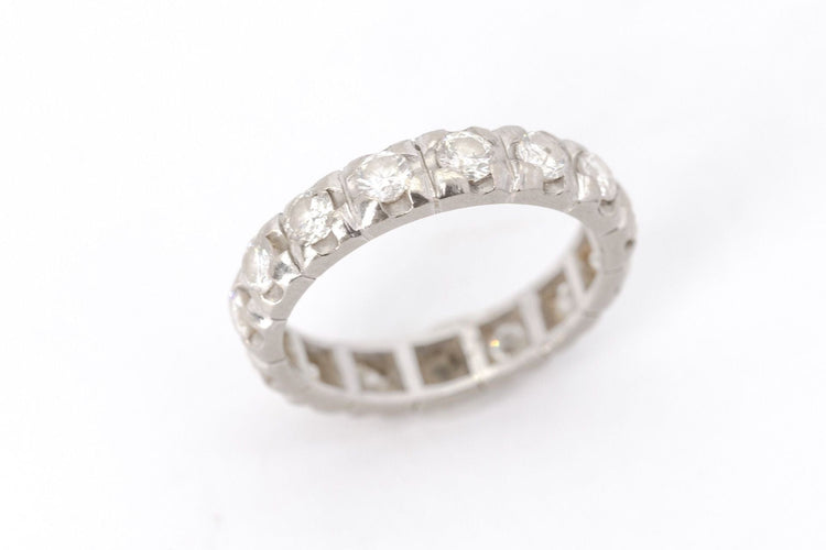 Bague Bague or blanc 18 carat et diamants 58 Facettes
