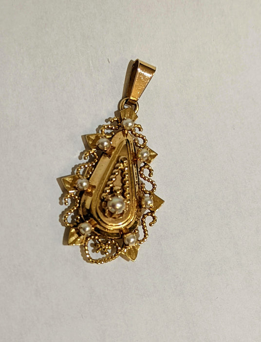 Pendentif Pendentif boite à secrets en or et perles 58 Facettes