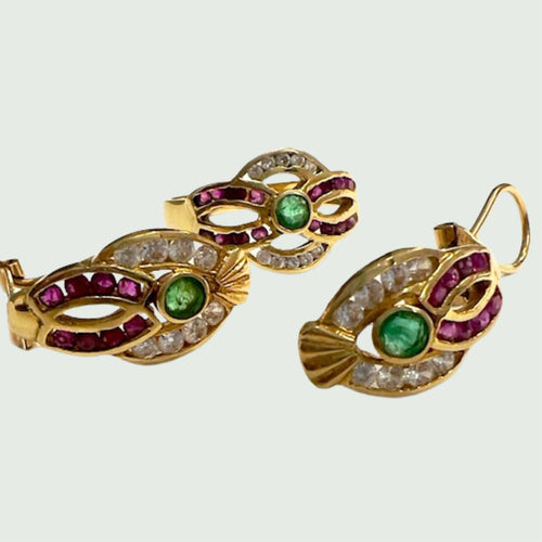 Boucles d'oreilles 55 ENSEMBLE EN OR CONTEMPORAIN DU 20ÈME SIÈCLE 18 kts avec CORCONIA ; ÉMERAUDE et RUBIS 58 Facettes Q964A