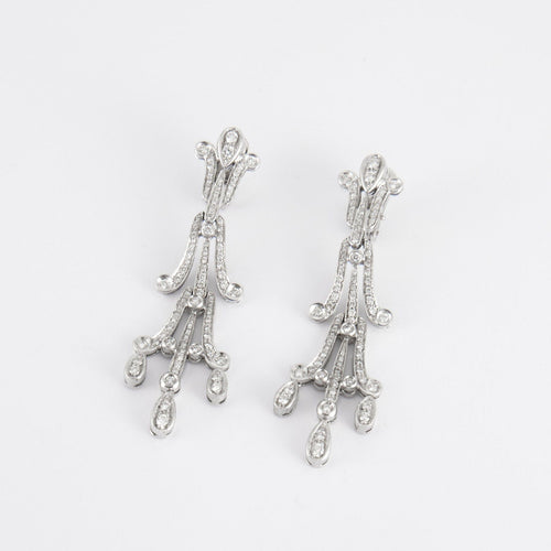 Boucles d'oreilles Boucles pendantes en or gris, diamants 58 Facettes