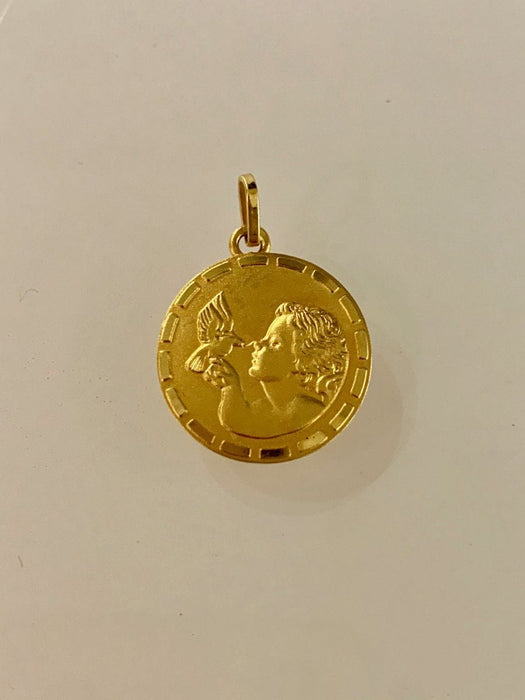 Pendentif Médaille En Or : Le Messager 58 Facettes 659646