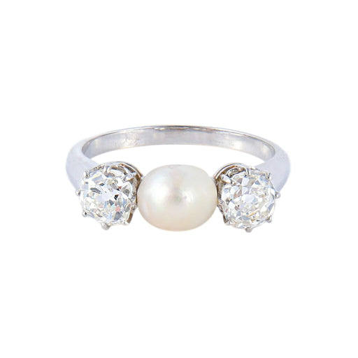 Ring 58 Pearl and Diamond Ring 58 Facettes