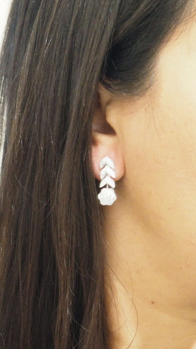 Boucles d'oreilles Pendantes en or blanc, diamants 58 Facettes 32070