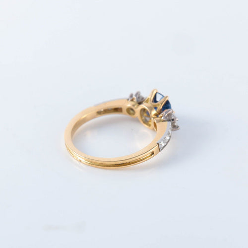 Bague 57 Bague en or et saphir 58 Facettes