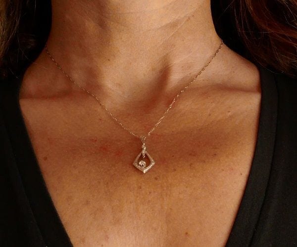 Pendentif Pendentif Art Déco serti de diamants platine et or blanc 58 Facettes 960722