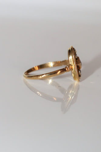 Bague 56 Bague ovale en or jaune, saphir 58 Facettes 524