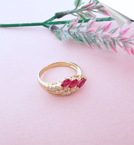 Bague Bague Rubis navettes Diamants 58 Facettes AA 1569