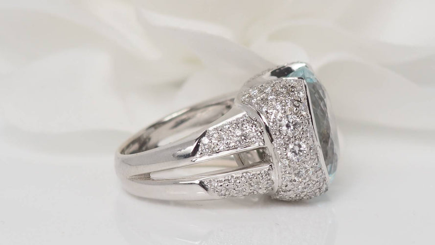 Bague Bague en or blanc aigue-marine et diamants 58 Facettes 31052