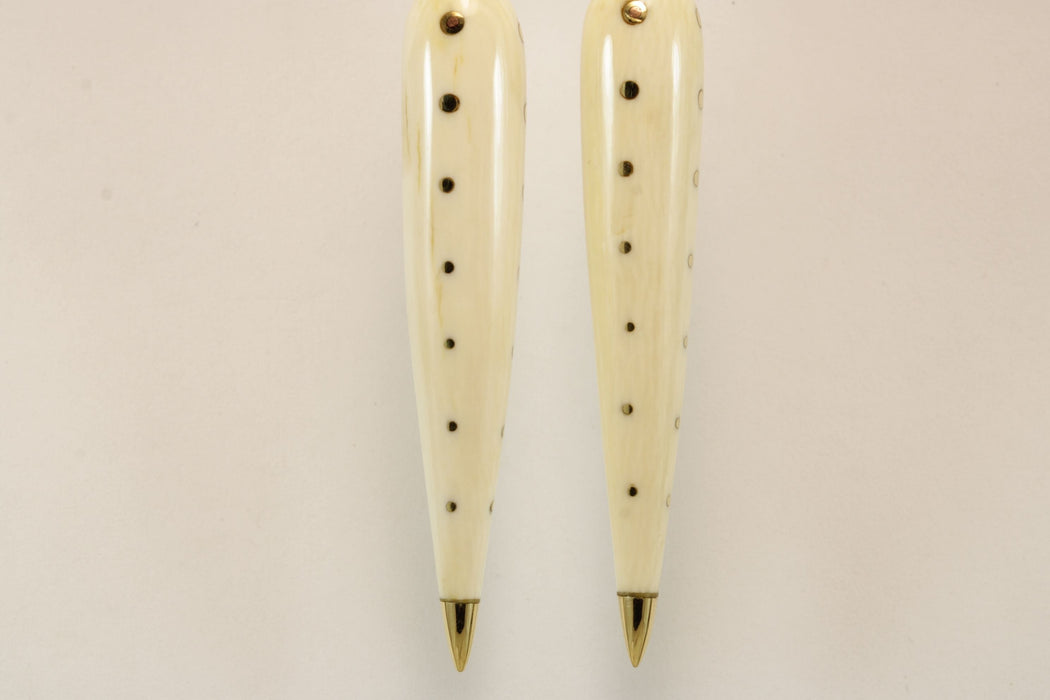 Boucles d'oreilles Boucles d'oreilles anciennes en or piqué ivoire 58 Facettes 7426