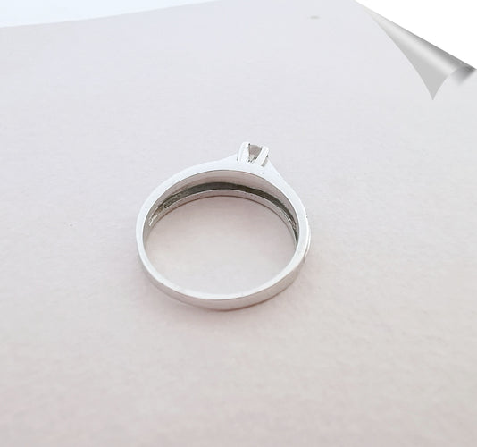 Bague Bague ancienne solitaire or gris, diamant 58 Facettes AA 1547