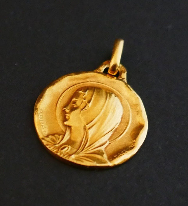 Pendentif Augis - Médaille Vierge en Or jaune 58 Facettes
