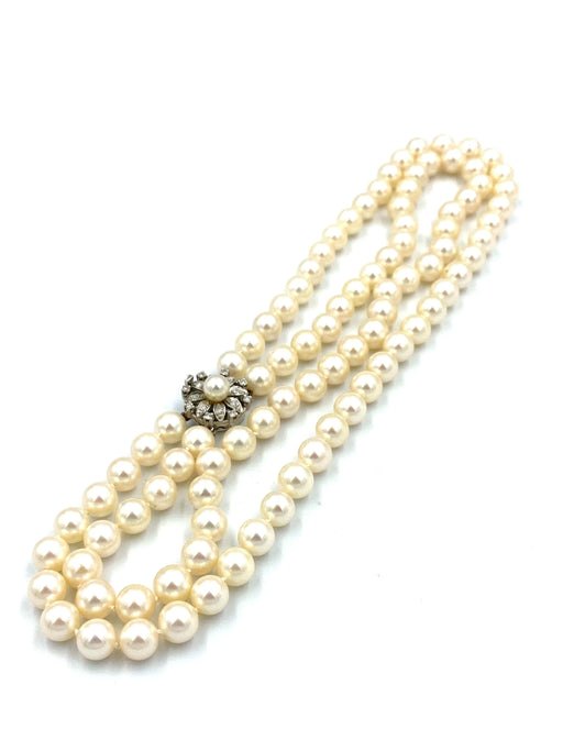 Necklace Double row pearl necklace, white gold and diamond clasp 58 Facettes