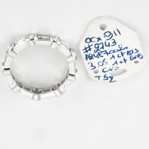 Bague Bague en Or Blanc 18 carats sertie de diamants naturels 58 Facettes