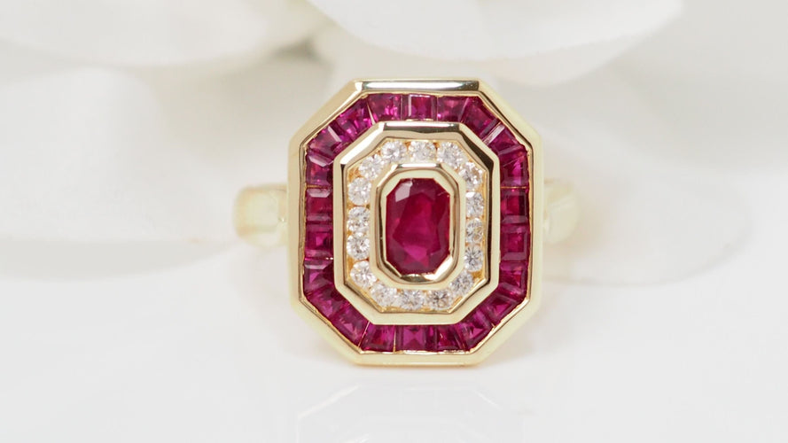 Bague 54 Bague octogonale Or jaune Rubis ovale Diamants 58 Facettes 32519