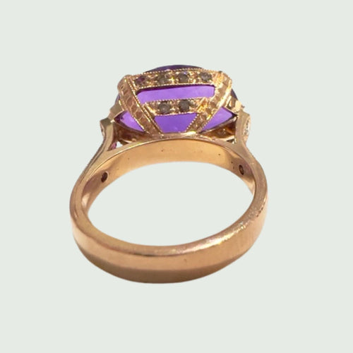 Bague 56 Bague au design contemporain du XXe siècle en or 18 carats avec diamants et améthyste 58 Facettes Q850