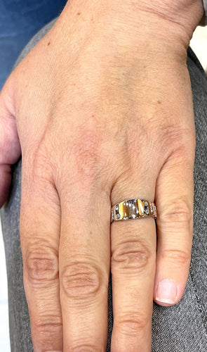 Bague 54 Bague en or blanc, diamants 58 Facettes