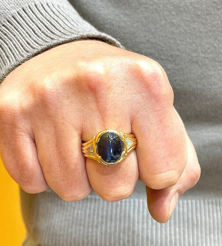 Chevalière or jaune 18 carats et saphir Chevalière or jaune 18 carats et saphir