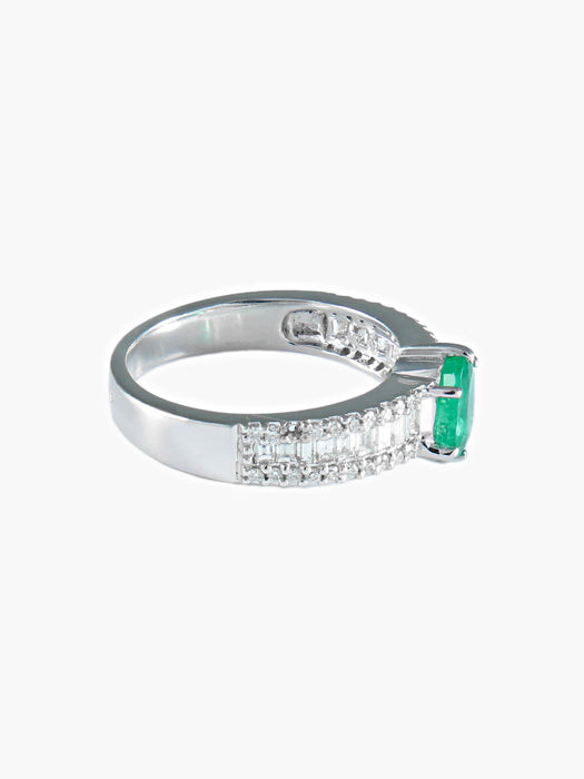 Bague Bague émeraude ovale et diamants baguette or blanc 58 Facettes LP15-23