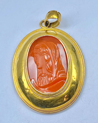 Pendentif Pendentif Or jaune Camée en cornaline 58 Facettes AB284