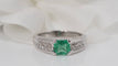 Bague Bague en or blanc, émeraude et diamants 58 Facettes 17707