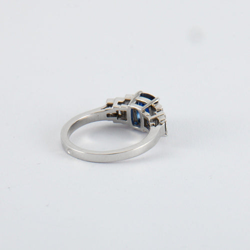 Bague 52.5 Bague Saphir coussin 1.49ct et Diamants 58 Facettes