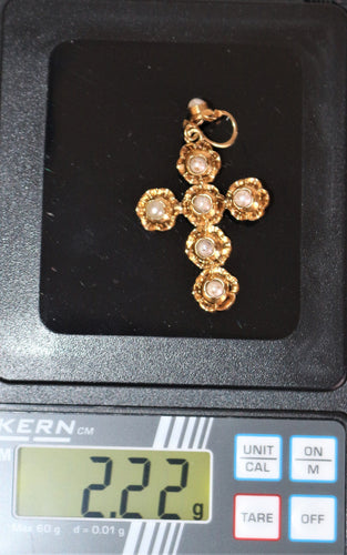 Pendentif Pendentif Croix Or Jaune et Perles 58 Facettes 483