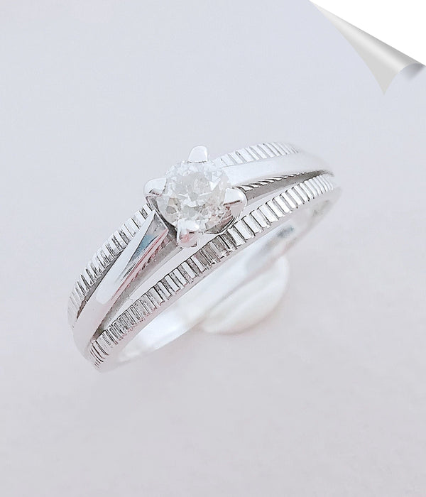 Bague Bague ancienne solitaire or gris, diamant 58 Facettes AA 1547