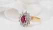 Bague Bague double entourage or blanc et jaune, rubis et diamants 58 Facettes 31150