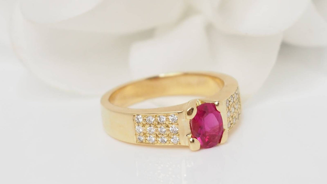 Bague 56 Bague en or jaune, rubis et diamants 58 Facettes 20456