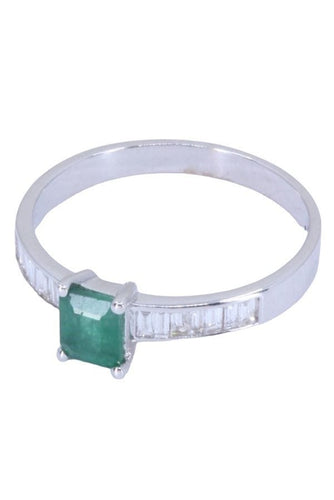 Bague 56 BAGUE ÉMERAUDE ET DIAMANTS 58 Facettes 074111