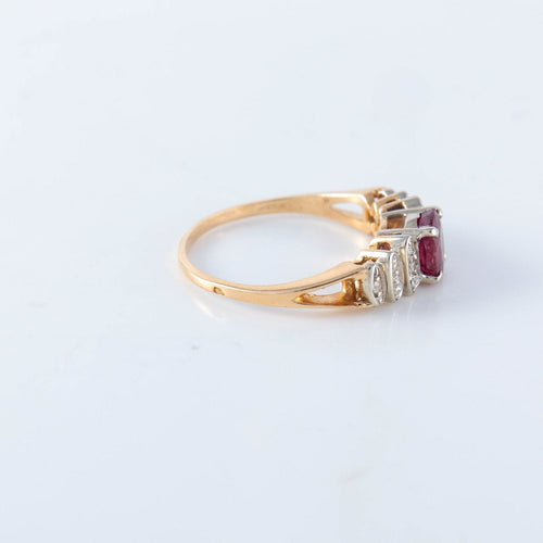 Bague 55 Bague en or, rubis 58 Facettes