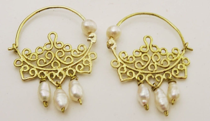 Boucles d'oreilles Créoles en or 18 cts avec perles 58 Facettes