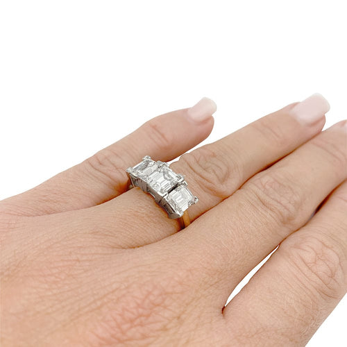 Bague 55 Bague trilogie diamants, or et platine. 58 Facettes 31554