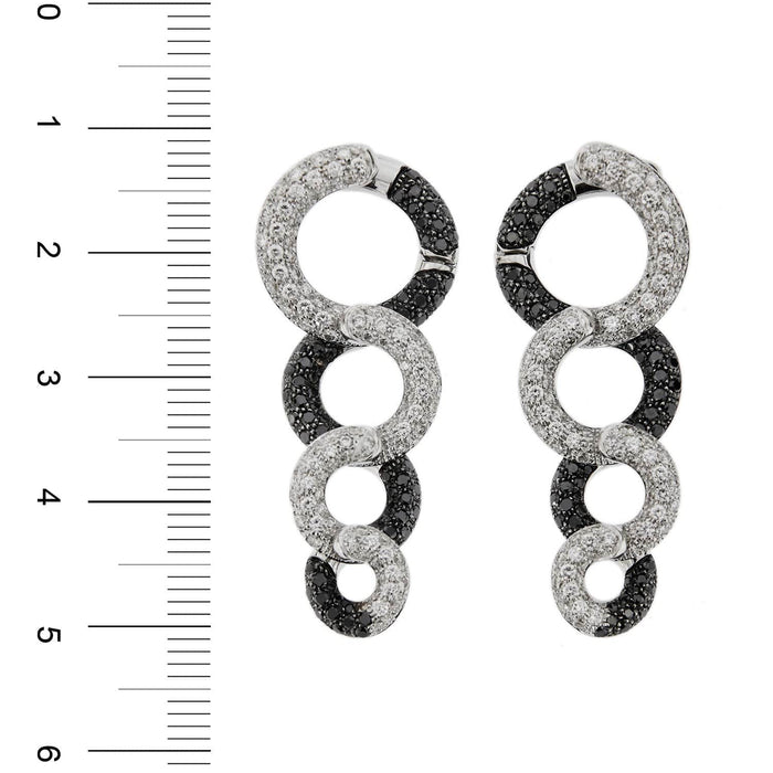 Boucles d'oreilles Boucles d'oreilles pendantes diamants noirs et blancs 58 Facettes 25641
