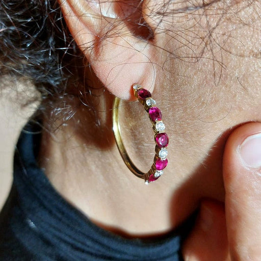Boucles d'oreilles Créoles en or jaune avec rubis et diamants 58 Facettes G3420