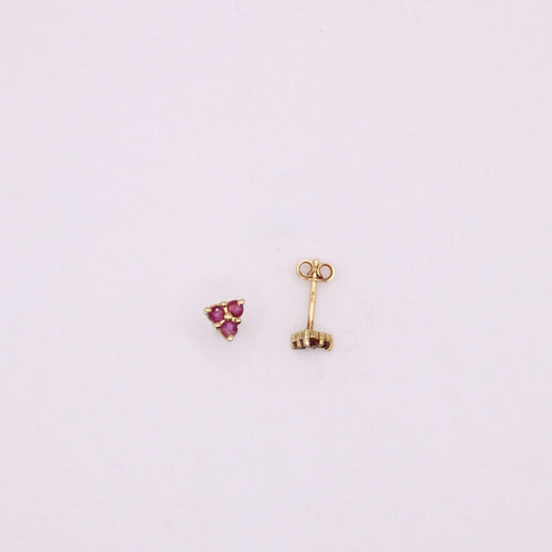 Boucles d'oreilles Boucle d’oreille clous en or jaune et trilogie rubis 58 Facettes