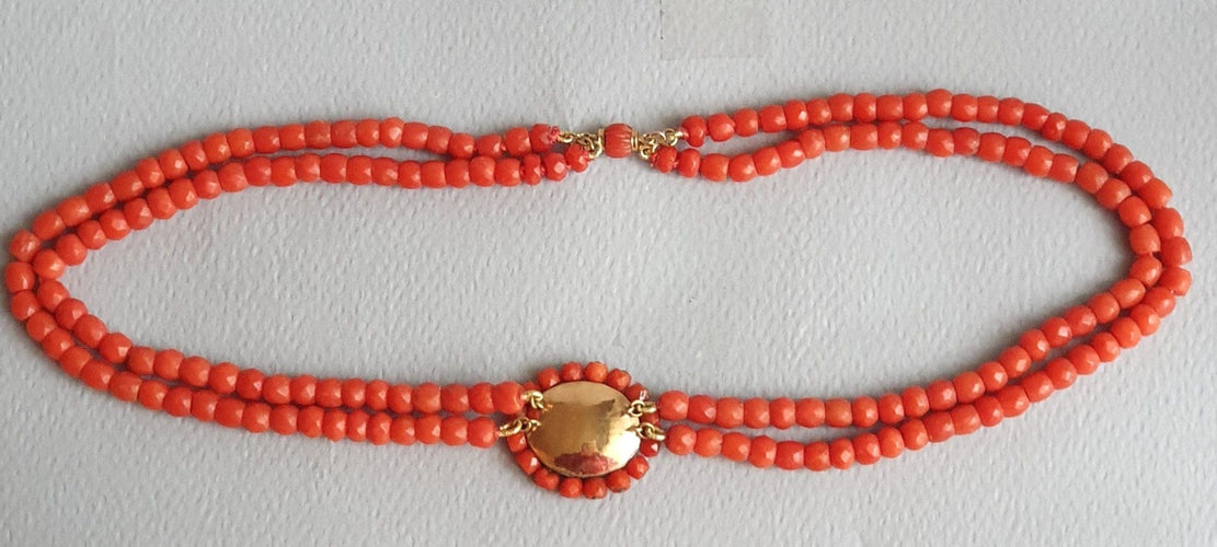 Collier Collier ancien 2 rangs de corail facetté avec motif central - 19ème siècle 58 Facettes