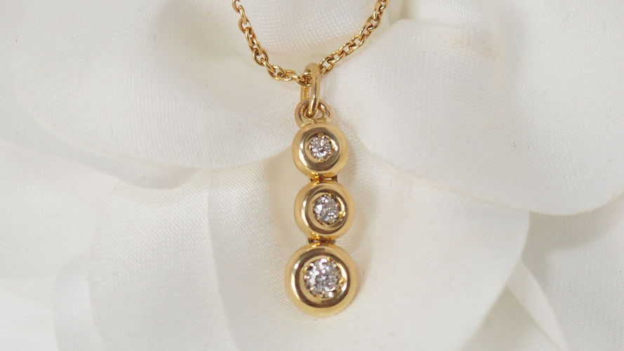 Collier Collier Pendentif Or Jaune Et Diamants 58 Facettes radex