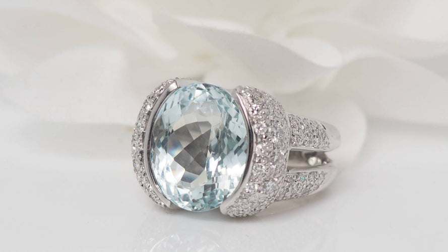 Bague Bague en or blanc aigue-marine et diamants 58 Facettes 31052