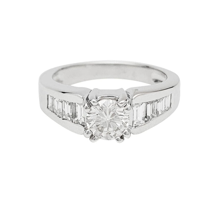 Bague 52 Bague solitaire accompagné de diamants baguette. 58 Facettes 30920