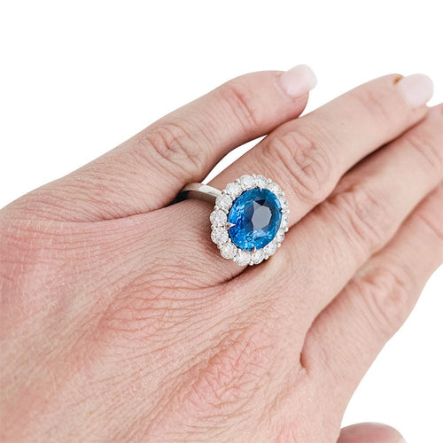 Bague Bague saphir 5,53 carats, entourage diamants. 58 Facettes 31198