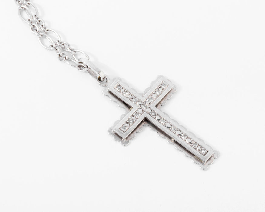 Collier Croix en diamant or gris sur chaine 58 Facettes