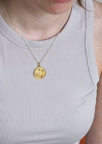 Pendentif Médaille astrologique gémeaux Or et Diamants 58 Facettes