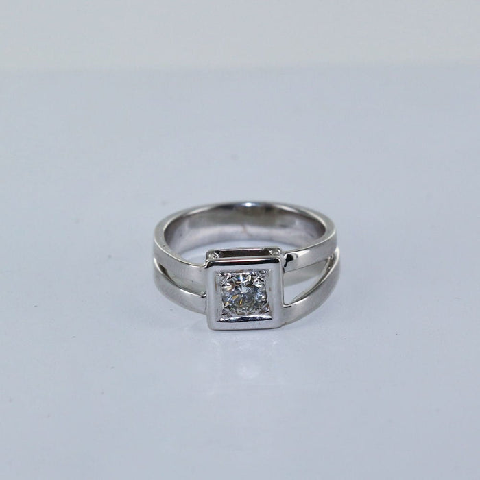 Bague 55 Bague carrée diamant 58 Facettes