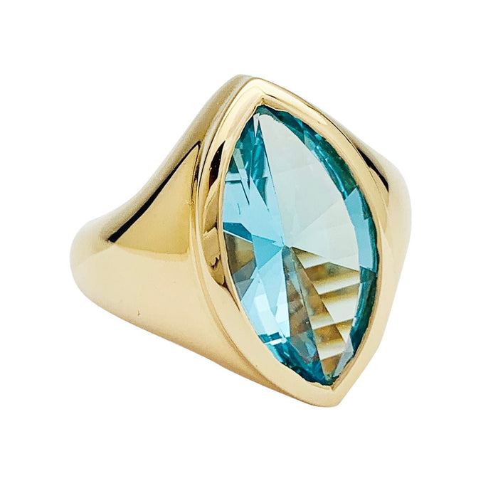 Bague 52 Bague or jaune et topaze bleue. 58 Facettes 30715