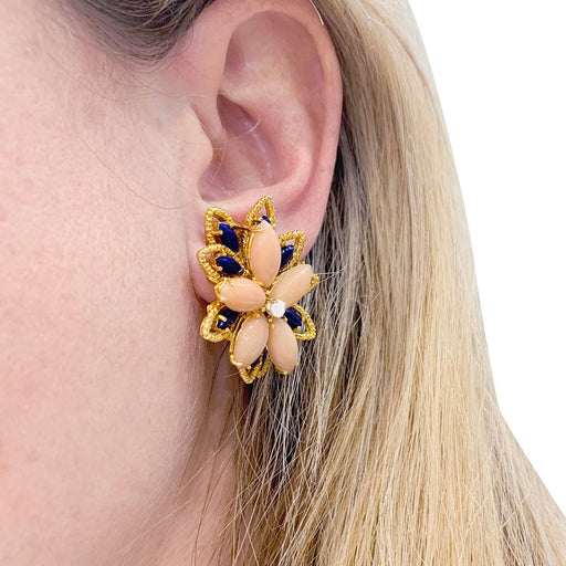 Boucles d'oreilles Boucles d'oreilles vintage or jaune, lapis lazuli, corail, diamants. 58 Facettes 33605