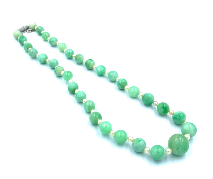 Collier Collier Art Déco, fermoir et platine, jade et perles 58 Facettes
