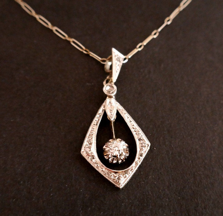 Collier Pendentif sur Chaîne Art Déco Diamants Platine Or Blanc 58 Facettes