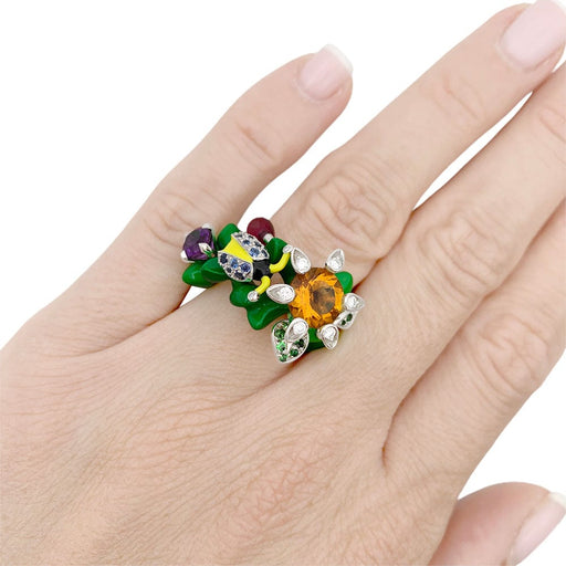 Ring 51 Dior ring, “Milly Carnivora”, lacquer, diamonds, colored stones. 58 Facettes 33130