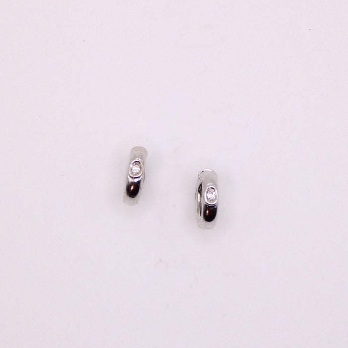 Boucles d'oreilles Créoles petites en or blanc 18k et diamants 58 Facettes